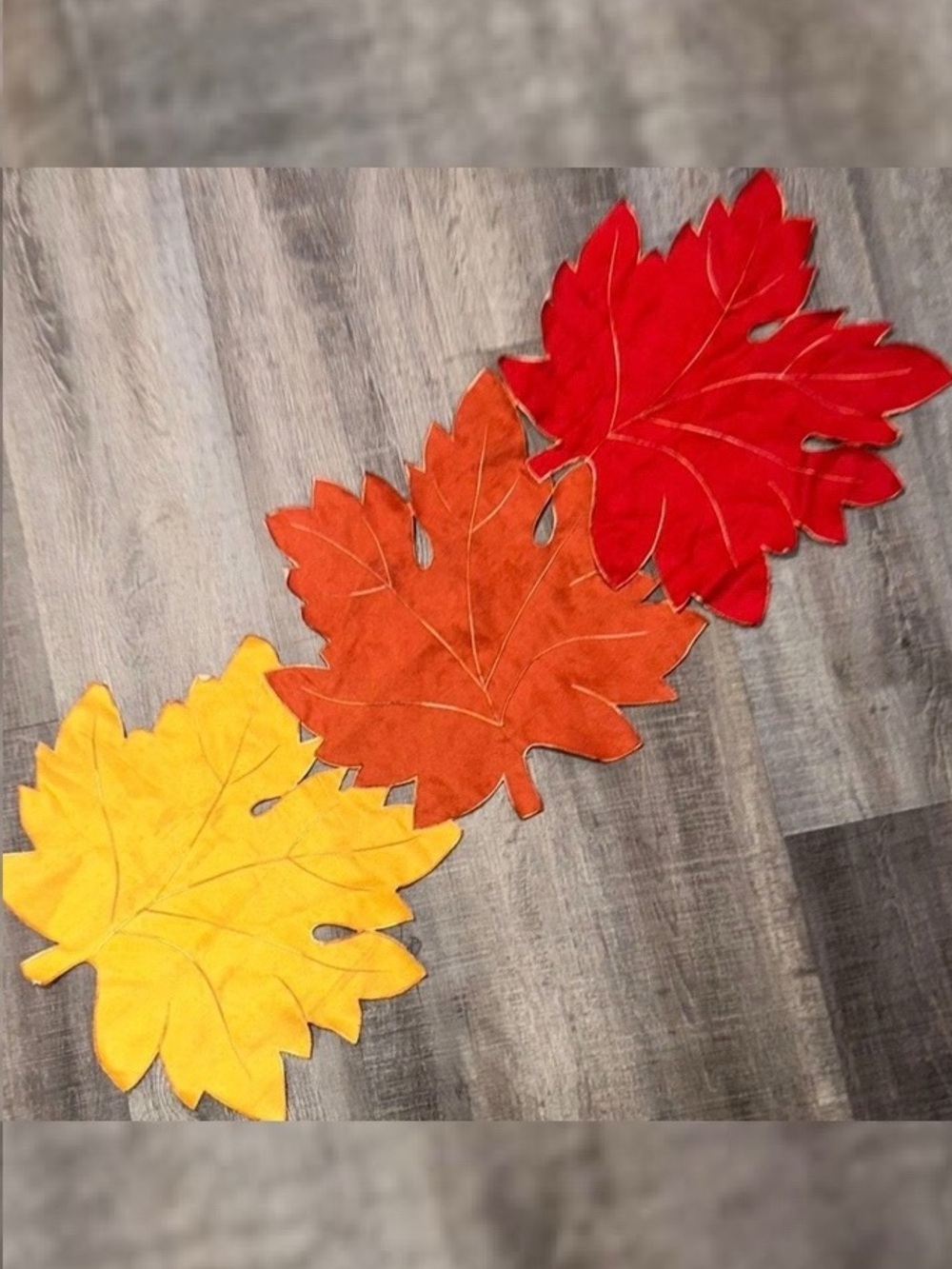 💞 Fabric Autumn Leaf Table Runner